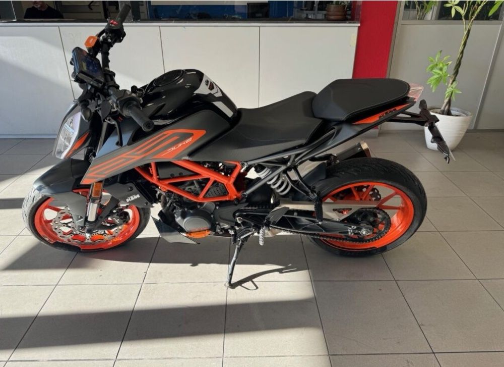 Ktm duke 2021 a mota teve uma queda (Leia a Descrição do anúncio)