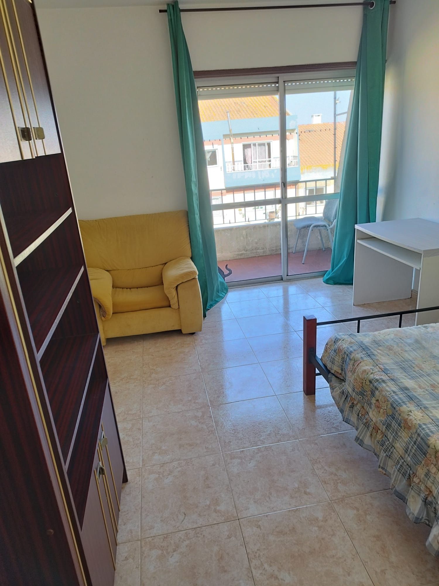 Quarto mobiliado