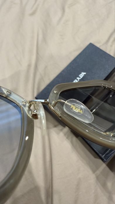Оригінальні окуляри Prada