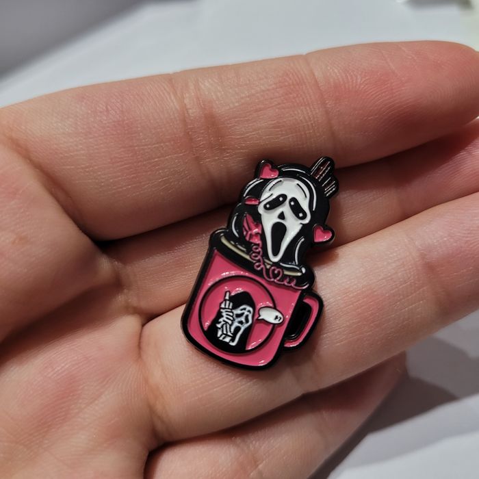 Straszny film Scary Movie ghostface kubek pin przypinka broszka