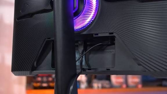 Samsung g7 27 cali 4k 144hz ips