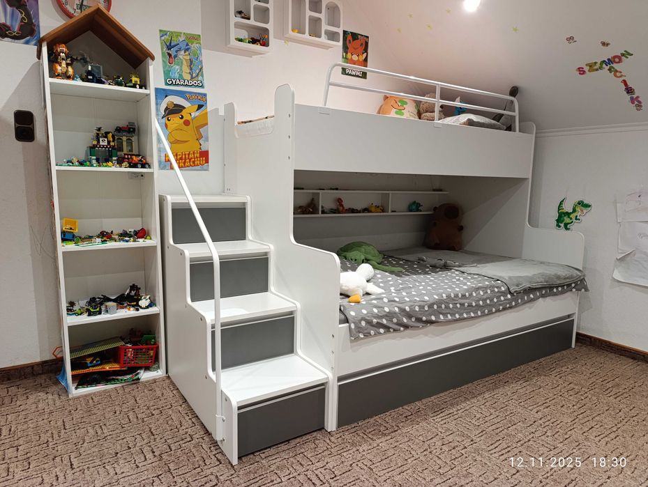 Łóżko piętrowe JSM3 ze schodami