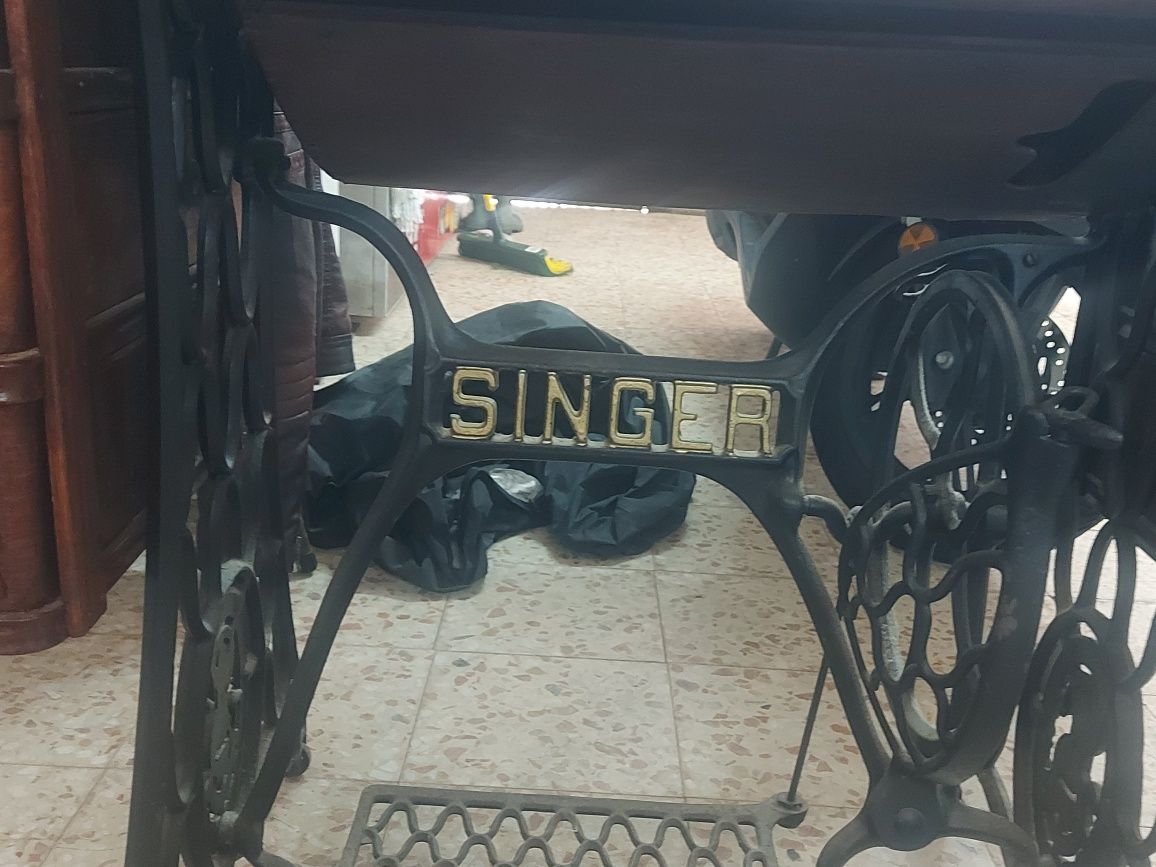 Maquina de Costura Singer (antiga)