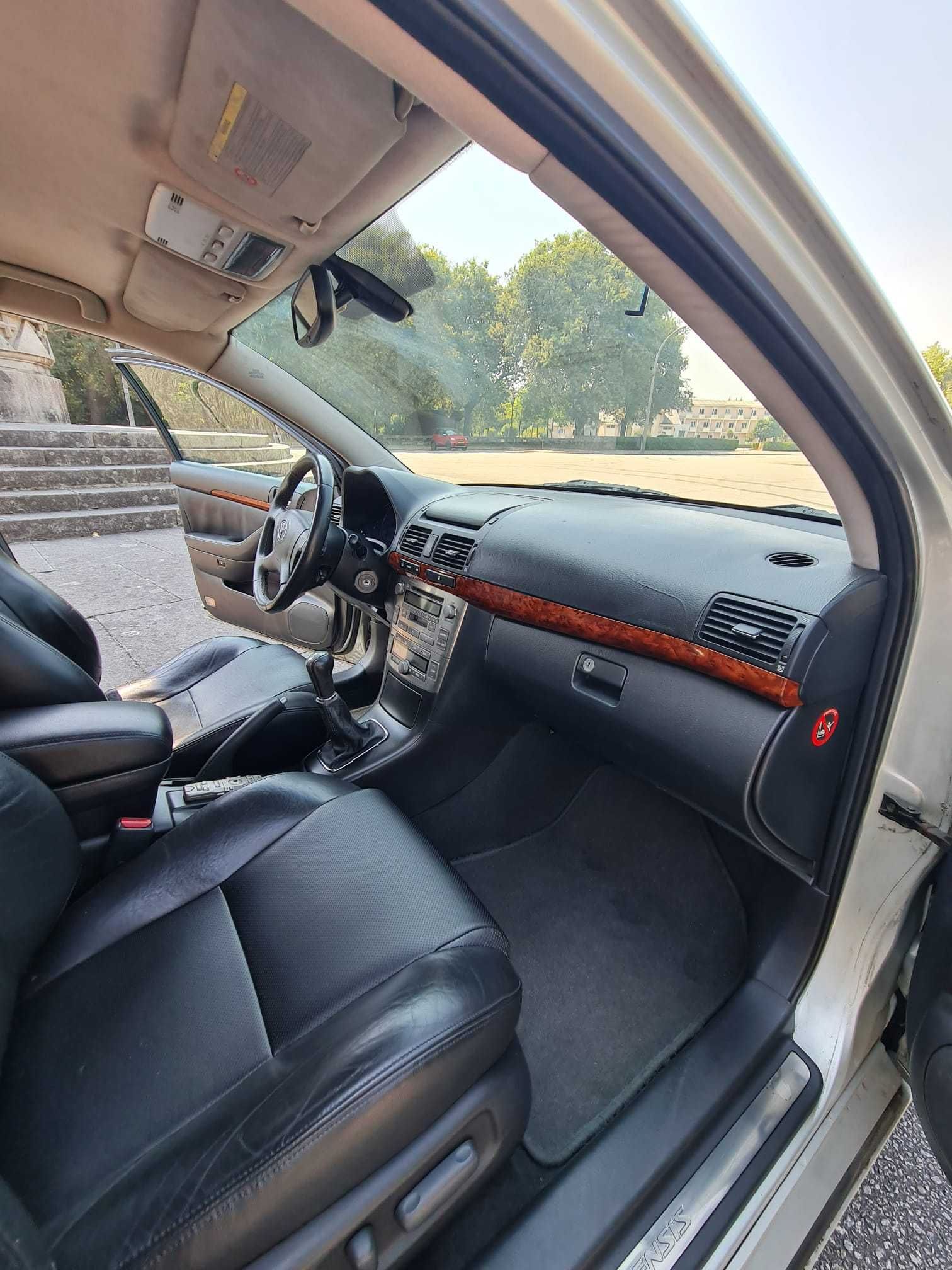 Toyota Avensis 2.0 - 2004