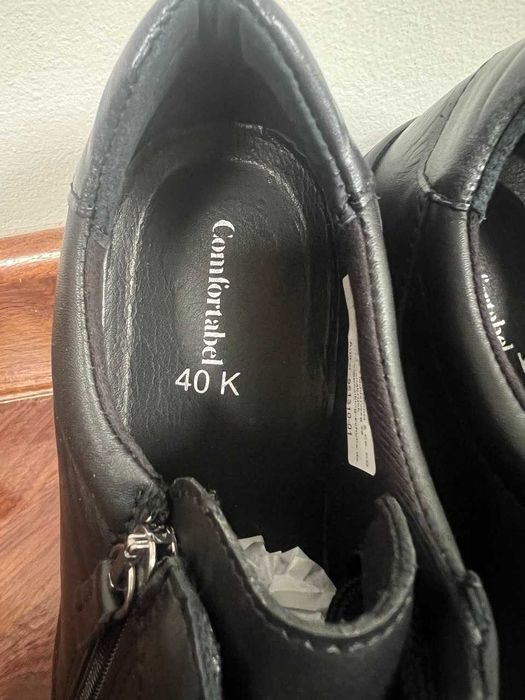 Ténis  com atacadores em pele natural combinada, com sola anatómica