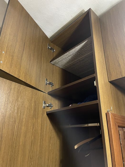 Продам прихожую  б/у