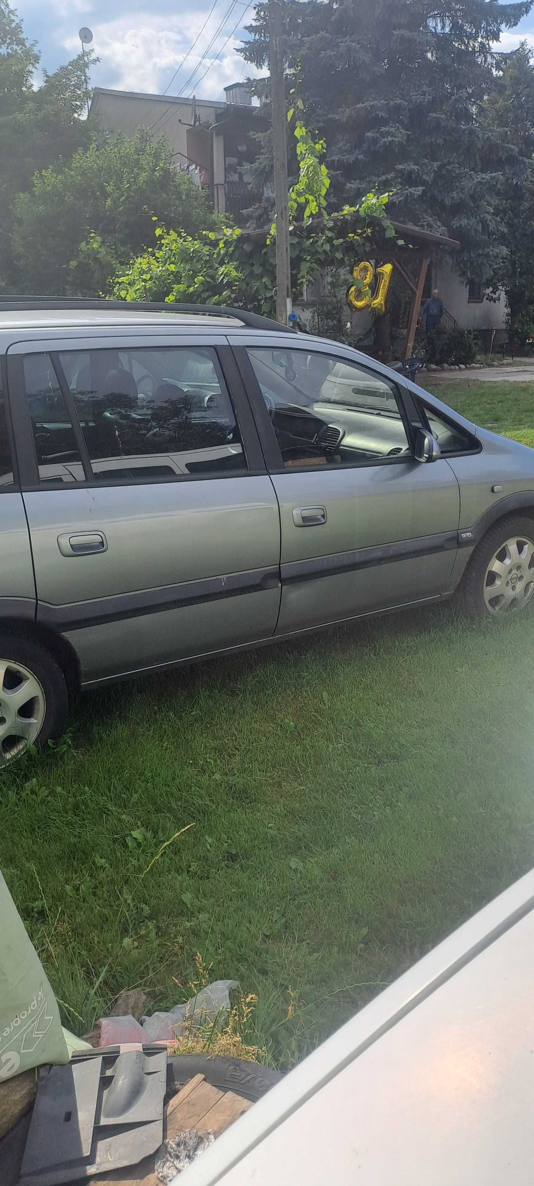 Opel Zafira 2.2 LPG  7-osobowy / Uszkodzony