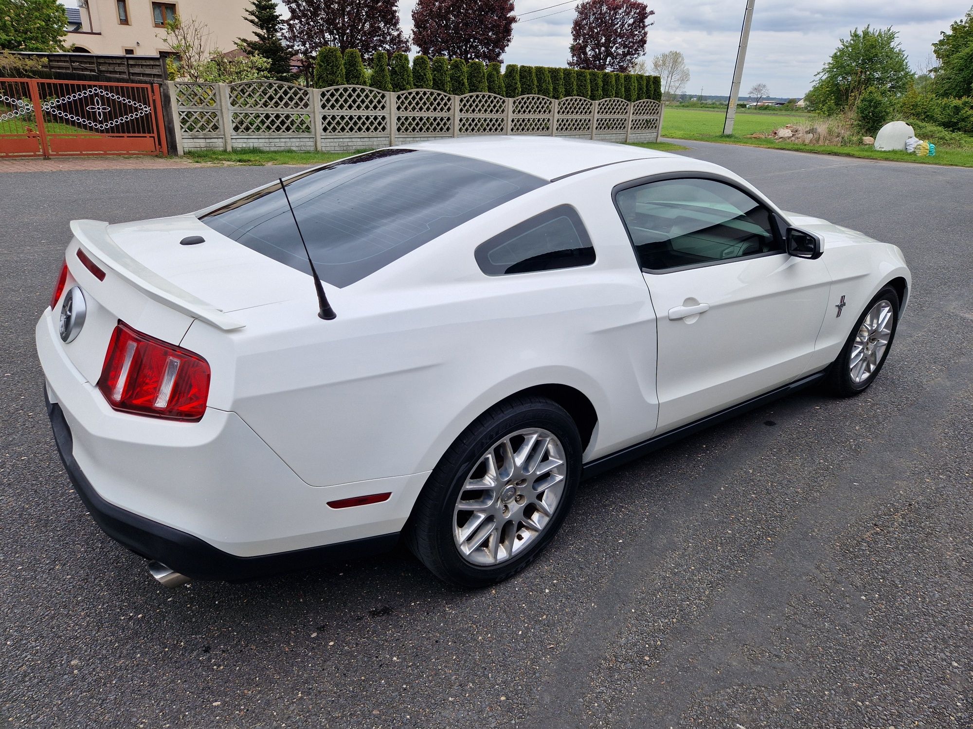 Ford Mustang 2011r 3.7l USA