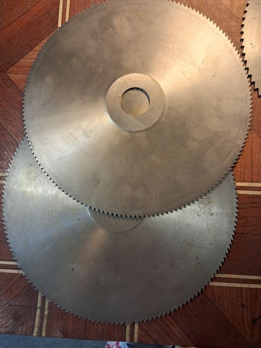 .Frez piłkowy Globus