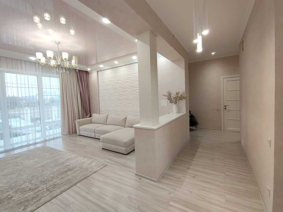 Продається сучасний будинок з дизайнерським ремонтом в с. Шипинці