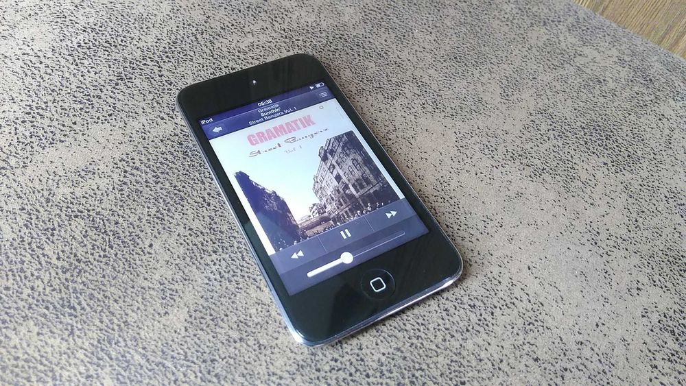 Apple Ipod A1367 робочий незаблокований 8 гб оригінал+ кабель