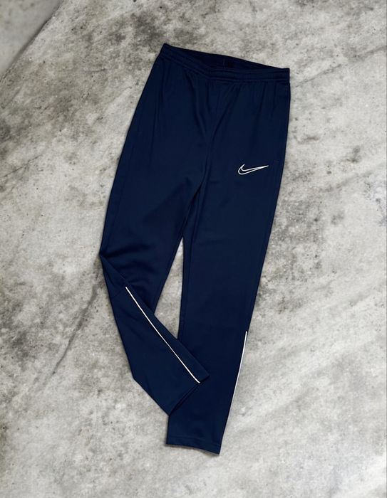 Спортивні штани Nike на хлопчика 11/13 років