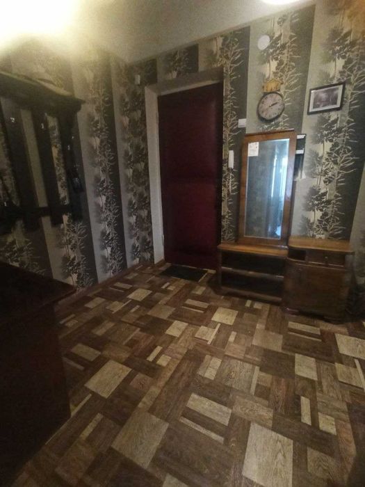 Продам 2-х комнатную квартиру на Малом рынке, по проспекту Соборный