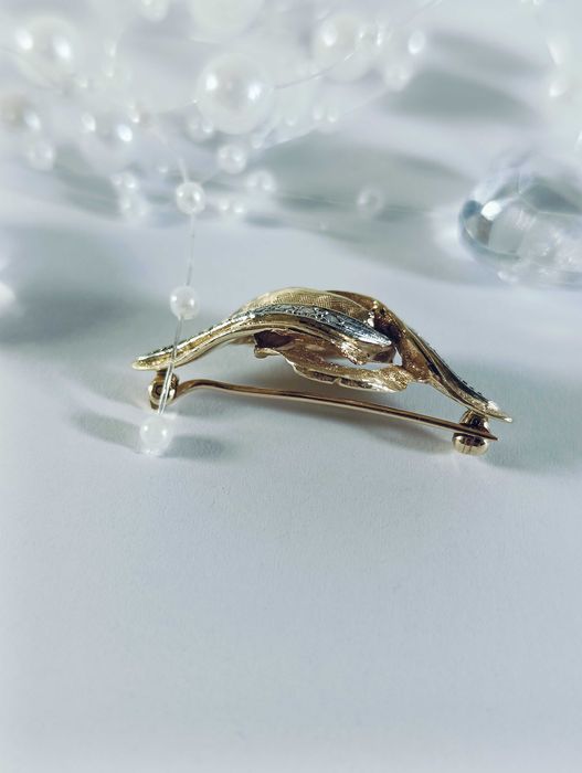 Złota broszka brylant 5,50G 417