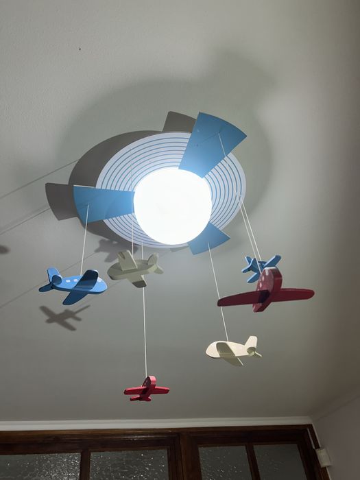 Lampa sufitowa samoloty