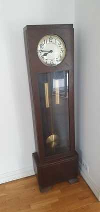 Stary stojący zegar