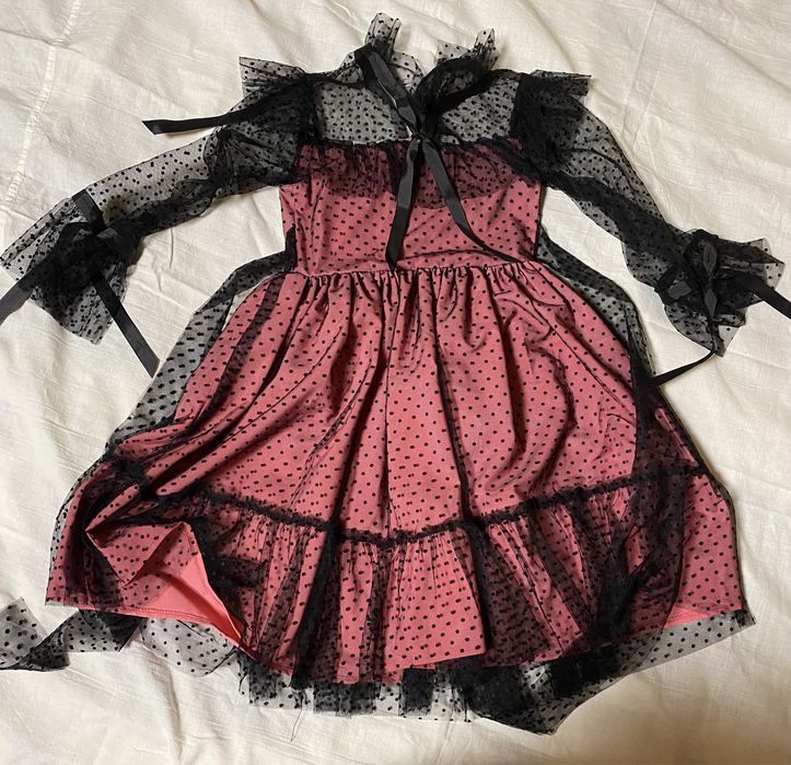 Нарядное поатье с черным фатином 128