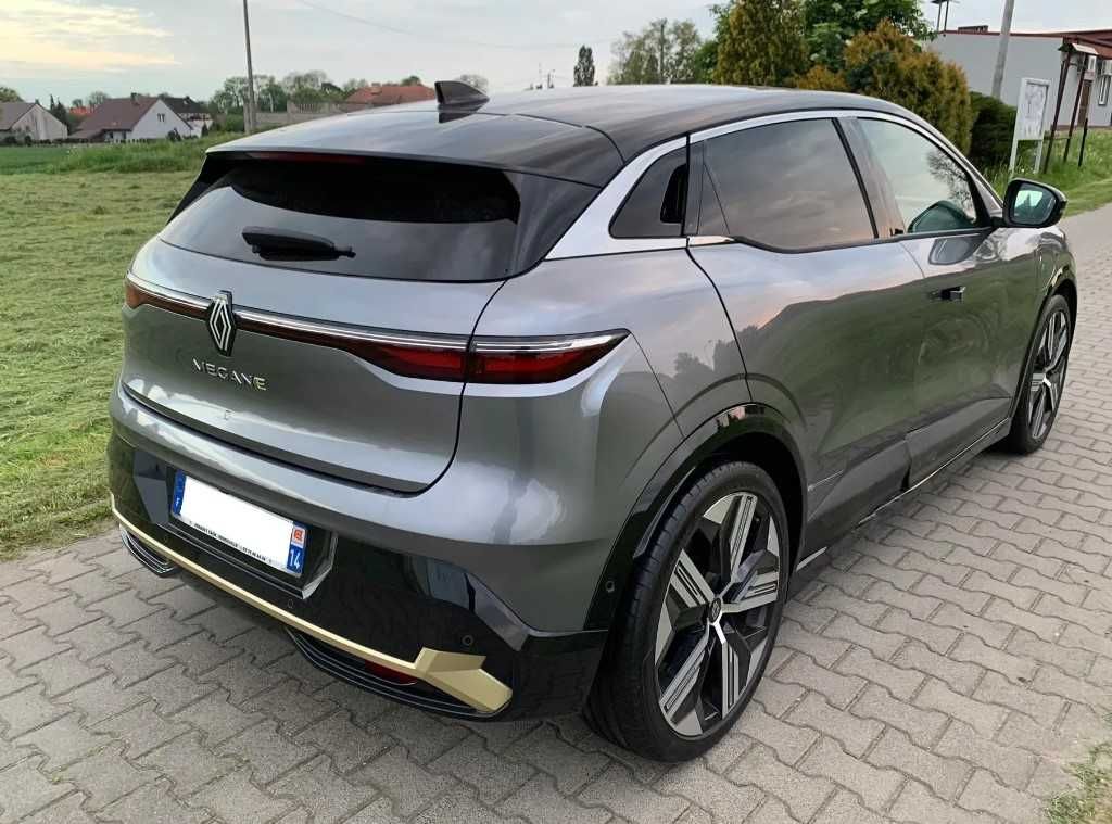RENAULT MEGANE V E-TECH бампер передній, задній б/у  розбірка