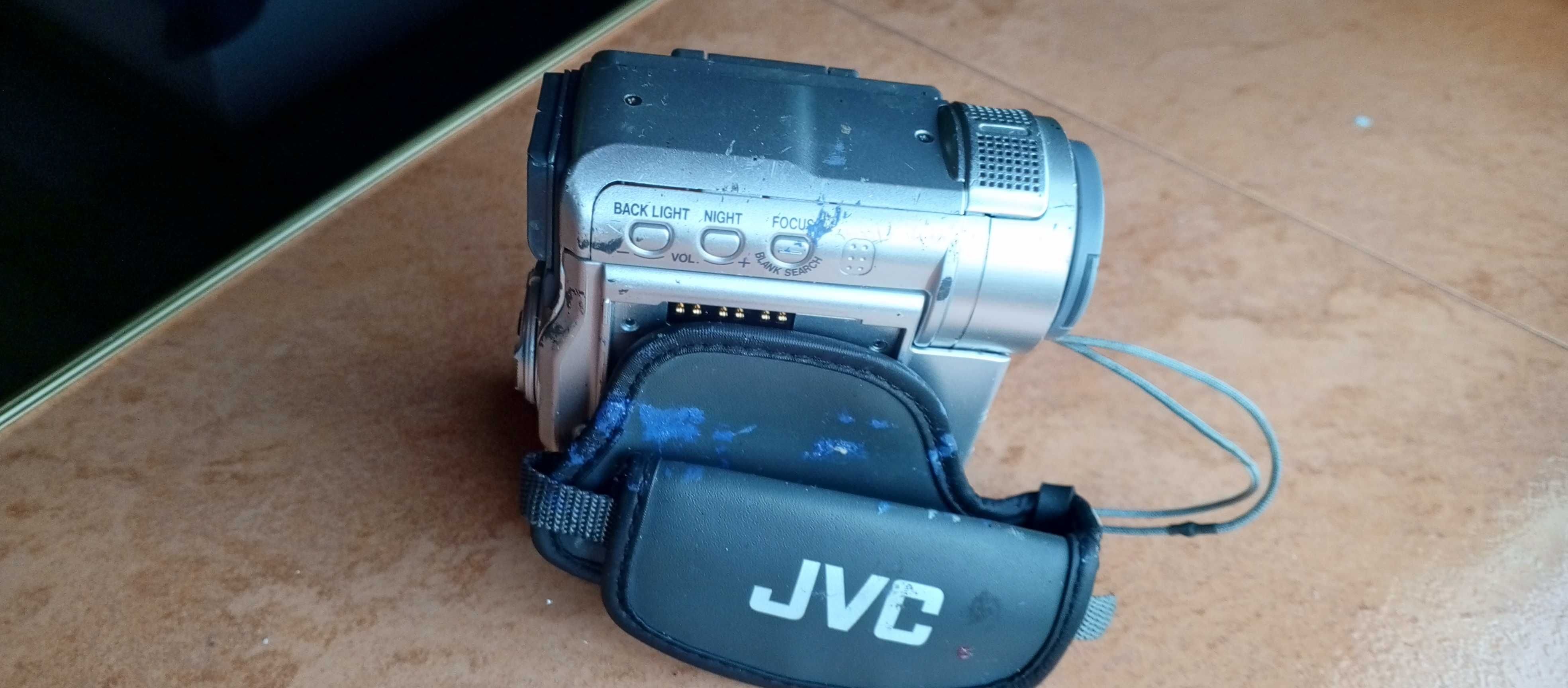 Kamera na kasety JVC bez baterii i ładowarki