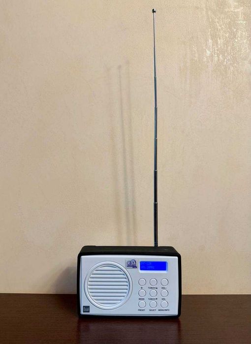 Портативний цифровий DAB/DAB+ FM RDS радіоприймач Dual DAB 81