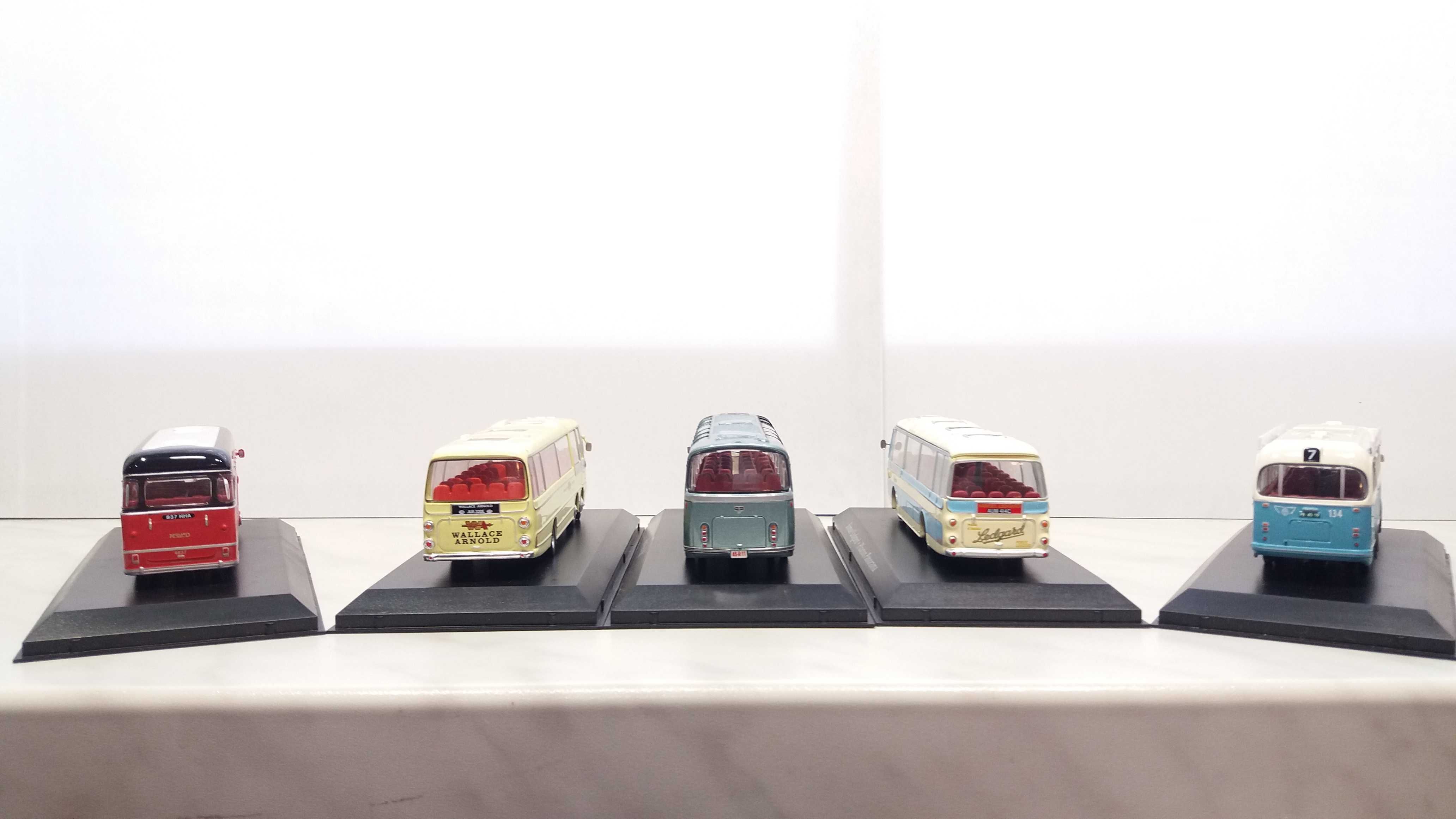 Autobusy Neoplan/Van Hool/Reo/Plaxton/Bedford/Setra/Holland/Midland