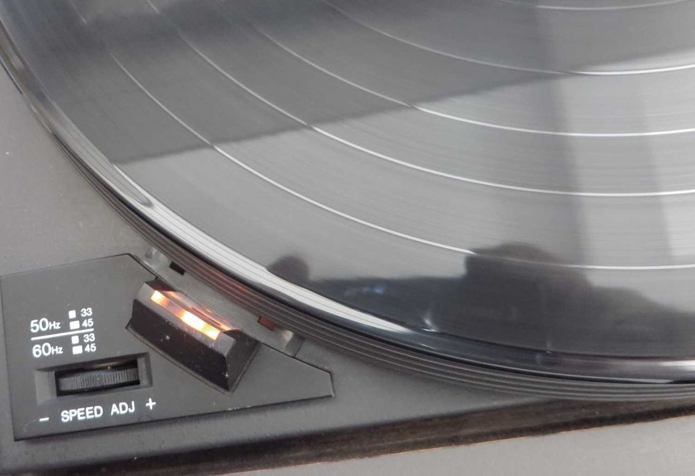 Gira discos, rádio, gravador de cassetes CROWN SHC-7000