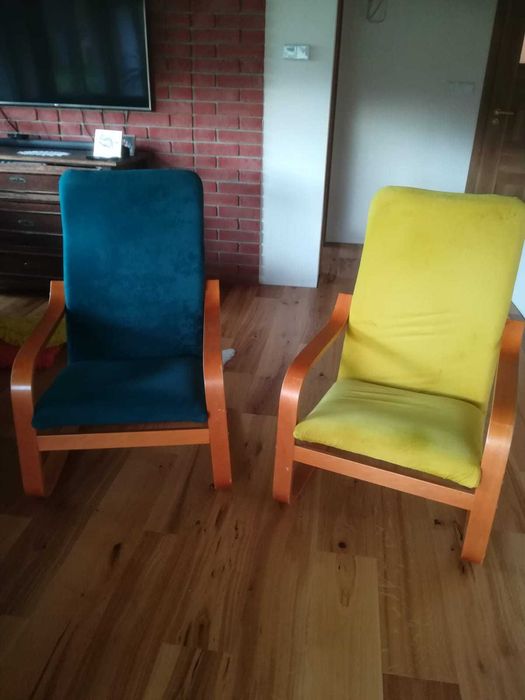 Dwa fotele żółty i zielony
