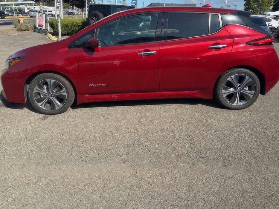 Nissan LEAF SL      2019