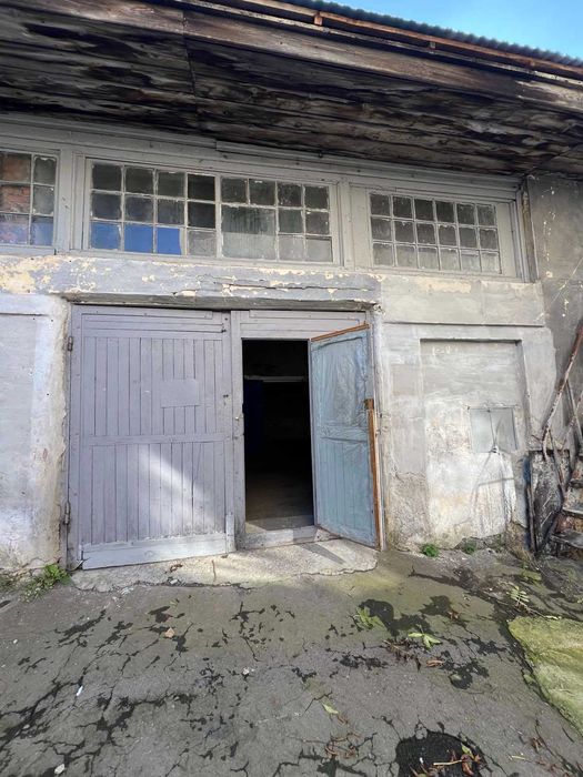 Оренда гаража на вул. Личаківська (центр міста)