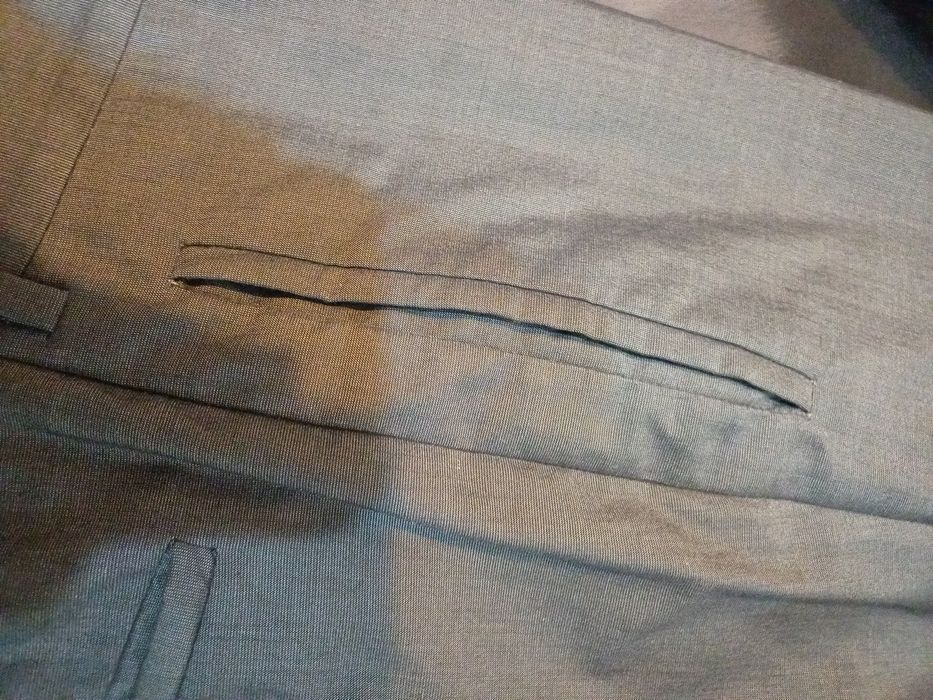 Fato prada tamanho 48 com gravata