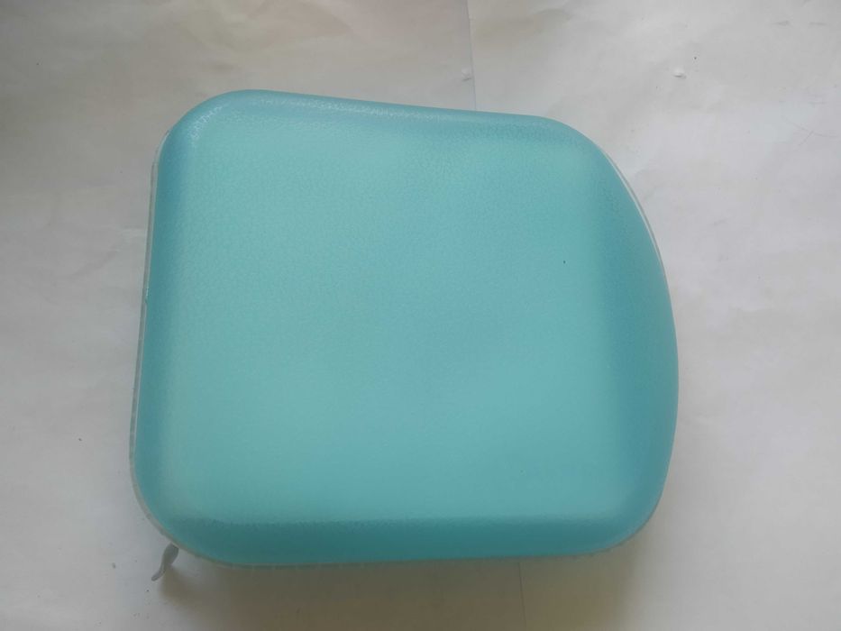 Коробка для хранения CD,CD-R и других типов дисков.