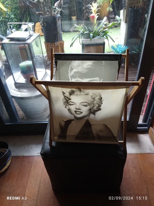 Porta revistas em excelente estado