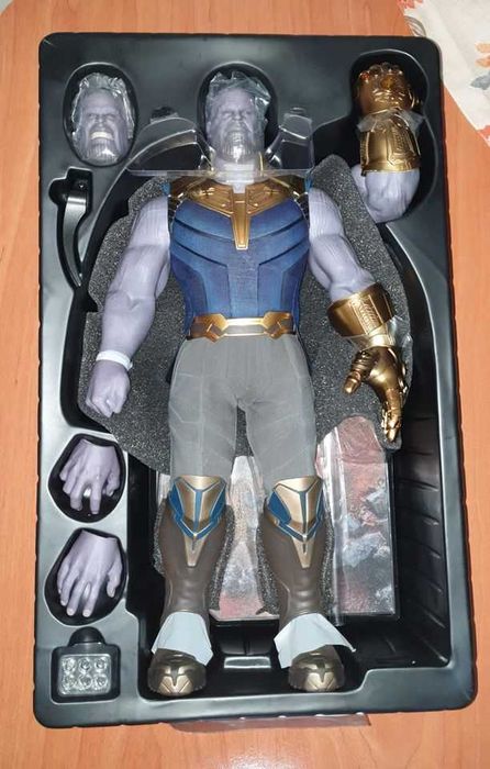 HOT TOYS Avengers: Infinity War Thanos 1/6th scale Collectible Figure.