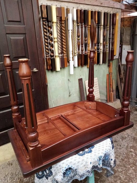 Столи  з дерева за Вашим замовленням.