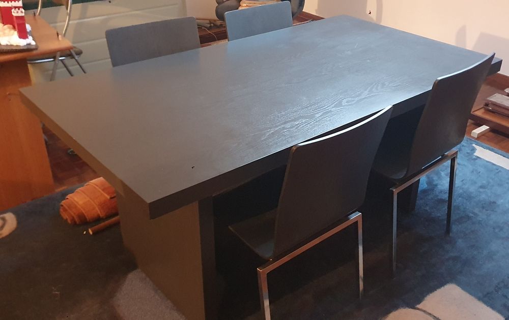 Conjunto de mesa com 4 cadeiras