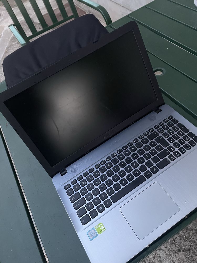 Computador portatil asus