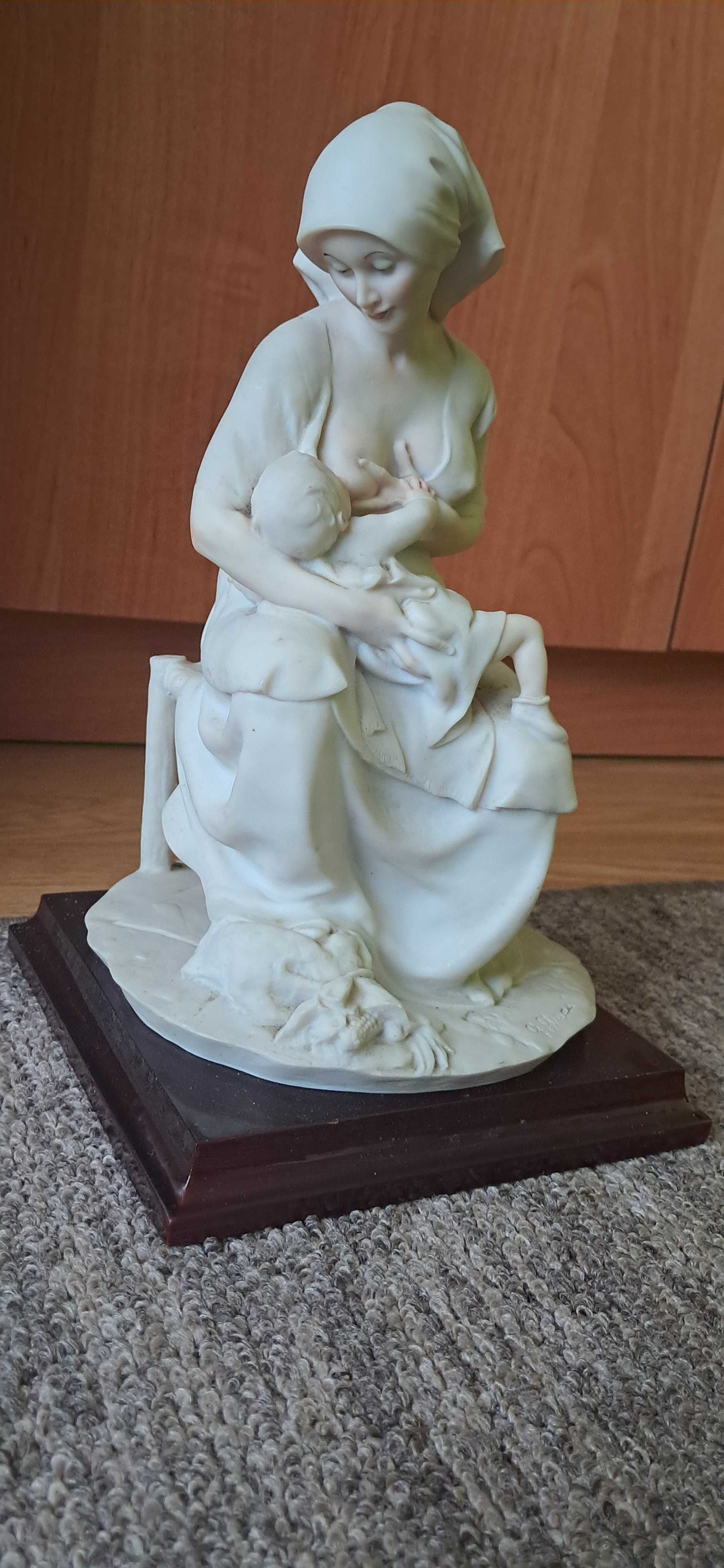 Figurka Matka karmiąca Giuseppe Armani + certyfikat
