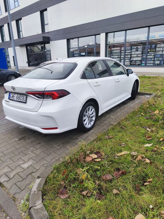 Sprzedam samochód toyota corolla sedan
