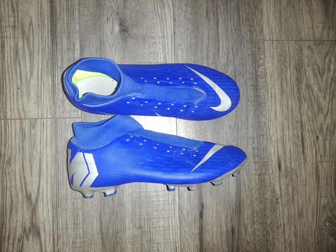 Sprzedam korki mercuriale engineered for speed niebieskie