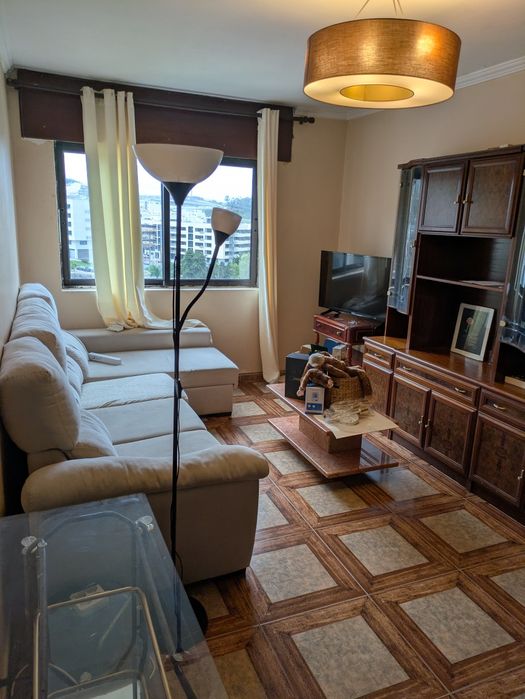 T3 mobilado com 2 WC e cozinha equipada – Rua Fernão Mendes Pinto