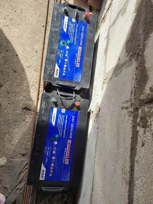 Продам два аккумулятора Даф