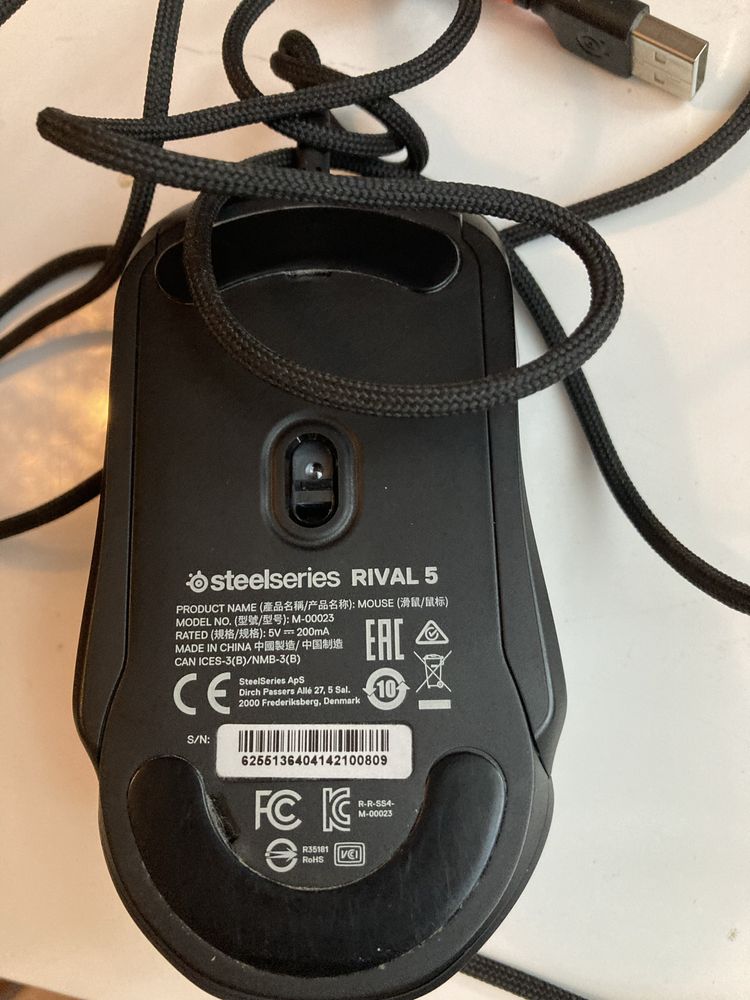 Steelseries Rival 5 plus podkładka Steelseries