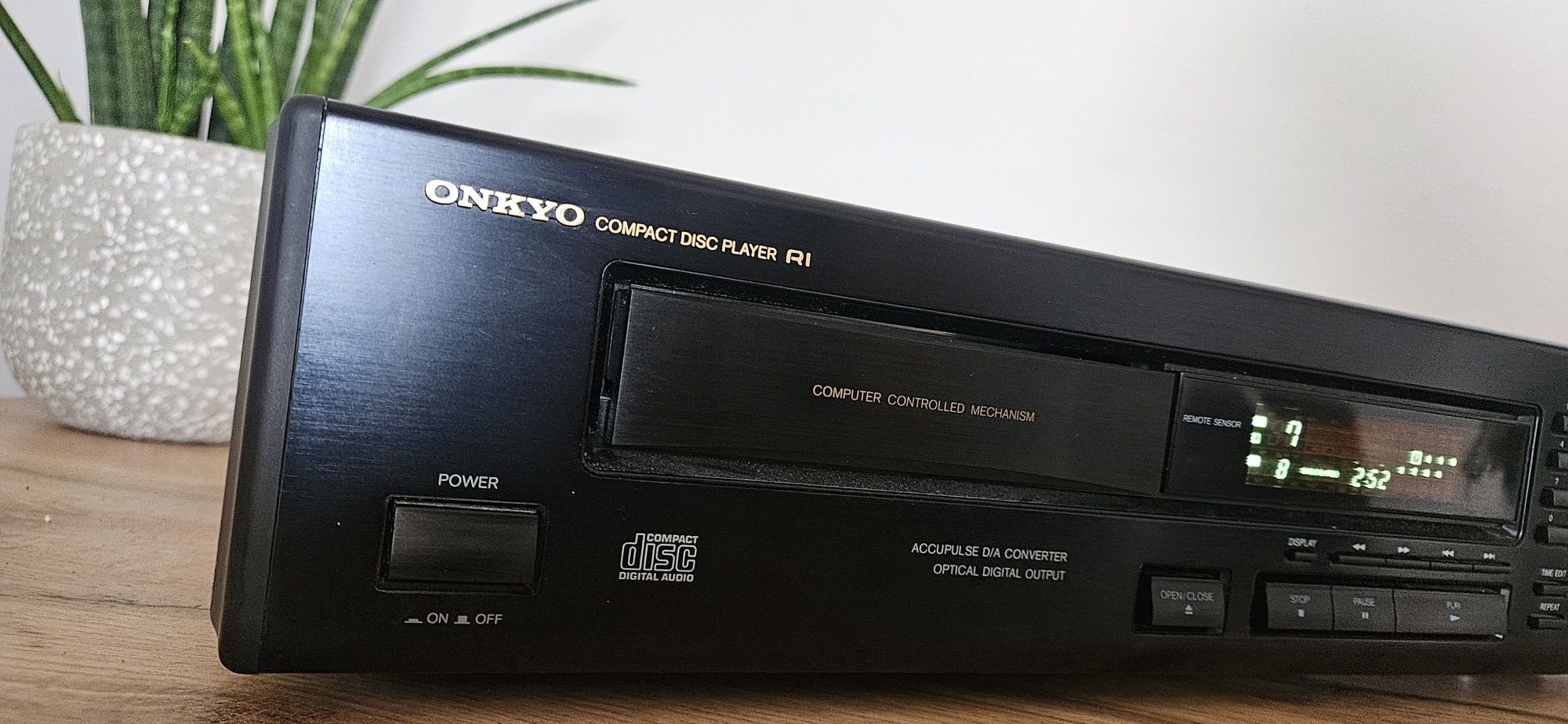 Odtwarzacz CD Onkyo DX-6920 R1