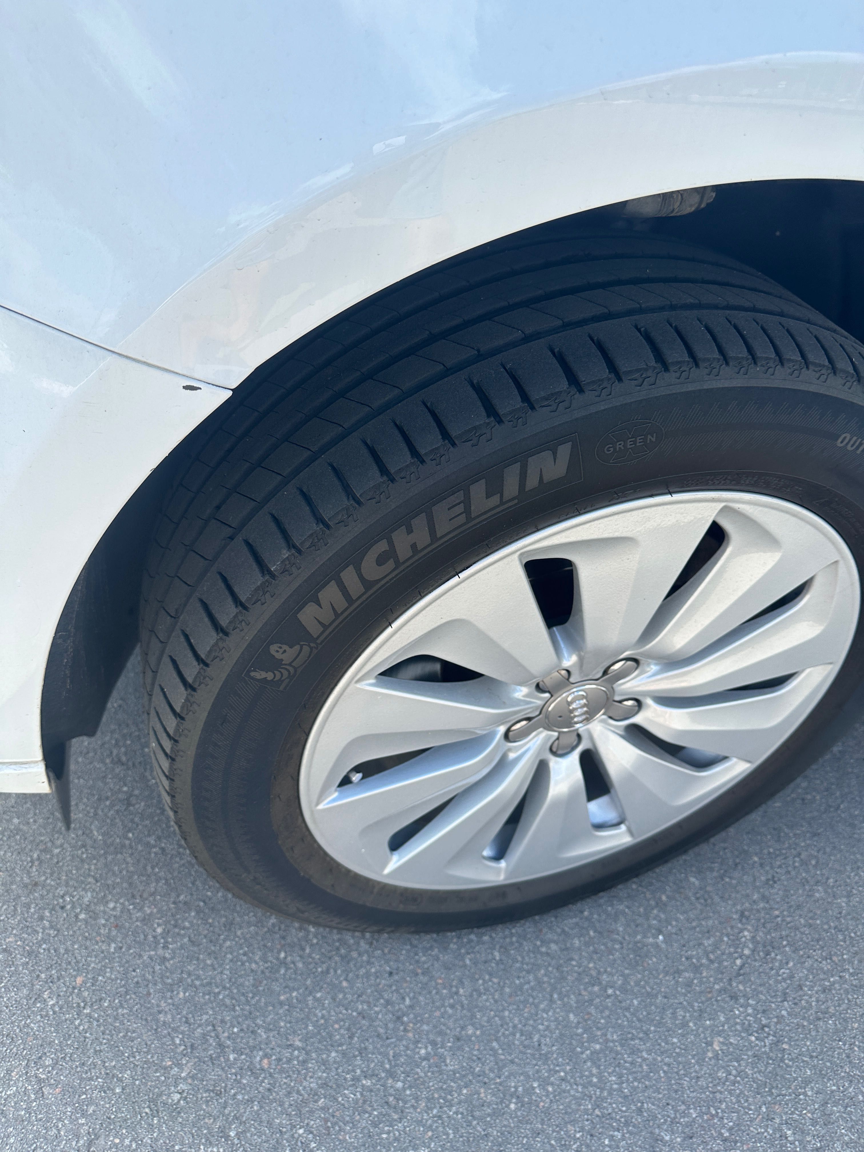 AUDI Q5 PREMIUM Hybrid 2013 року