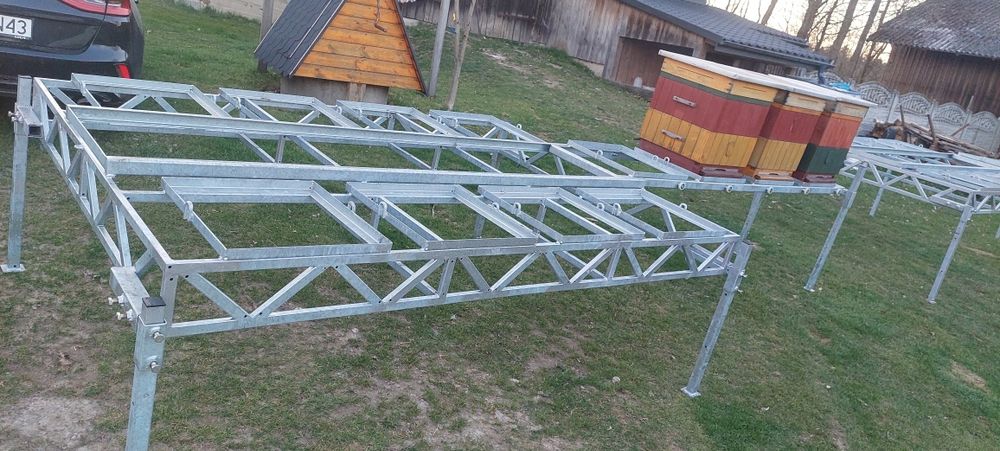 Przyczepka platforma do przewozu uli wielkopolskich. 12 uli.