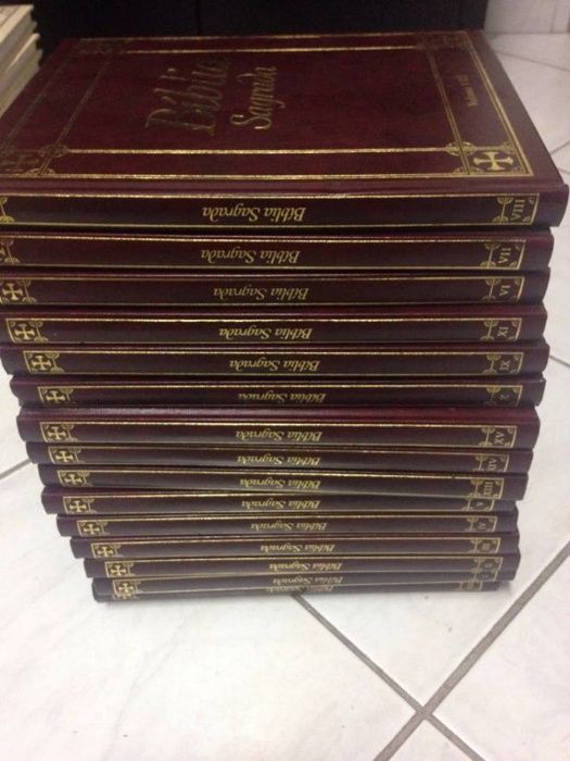 vende-se biblia sagrada