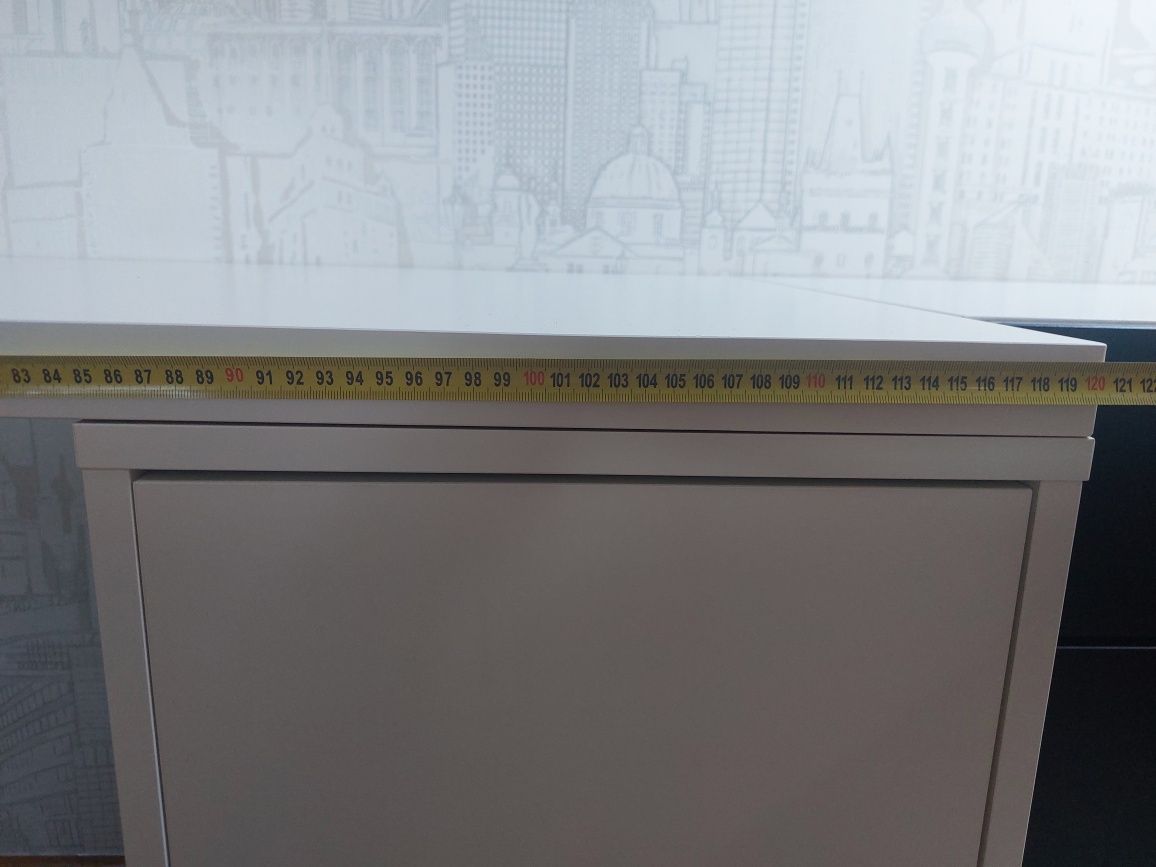Biurko z szafką i komodą Ikea młodzieżowe biało-czarne duże