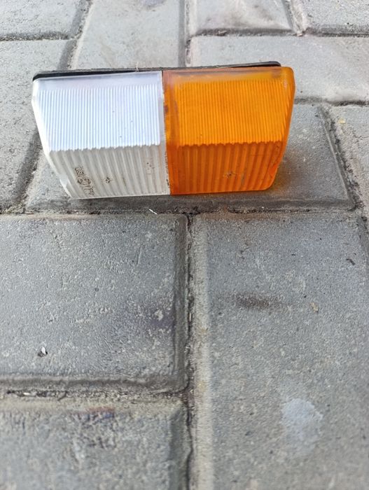 Стекло поворот,габарит тракторів МТЗ Т-40 Юмз