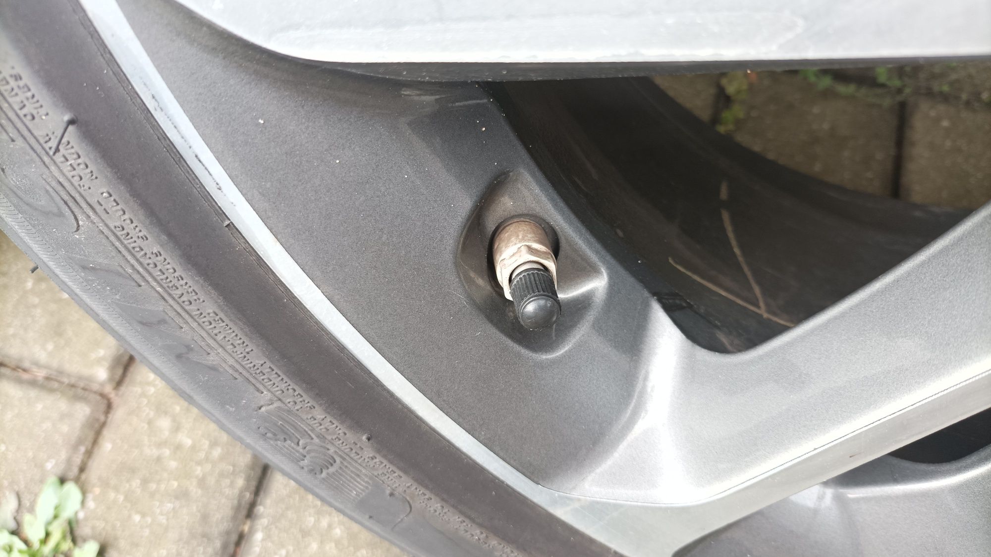 Koła (alufelgi 7.5Jx18+opony Michelin 225/45ZR18) oryginał KIA Niro