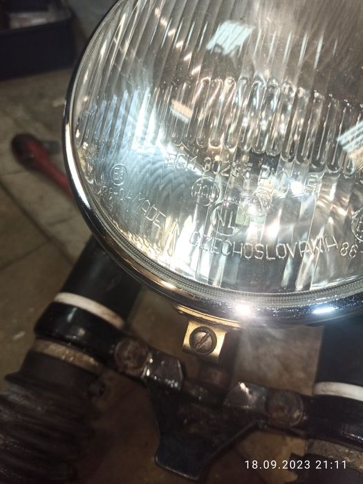 Вилка Ява 638,в зборе с фарой